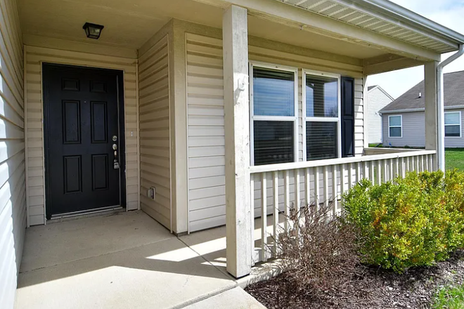Front porch - 3 Bedroom 2 Bath House near campus
