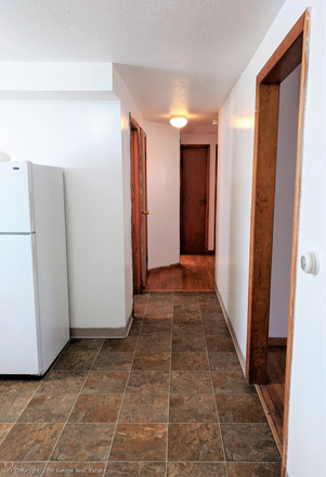 Kitchen/Hallway - 27 Hobart Lane-3BR Duplex (Campus Area) Duplex