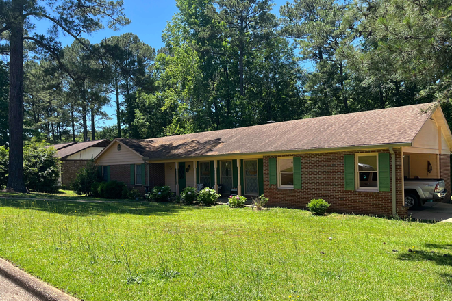 Outside street view - 3 bd, 2bth family house