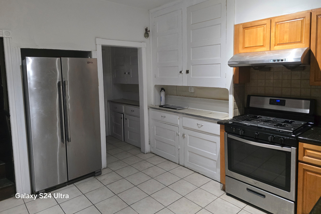 kitchen - Sunny Apartment in University City:Newly Renovated Interiors, quite, modern finishes, near campus,