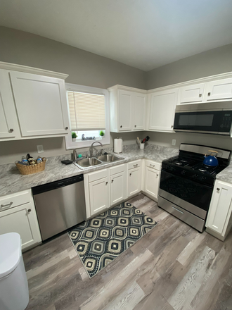 Kitchen - Five bedroom newly remodeled fully furnished/appliances included. Close to Campus.