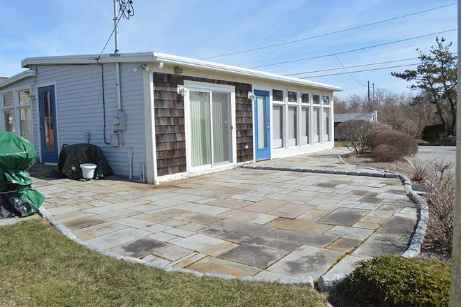 Outdoor - 1499 Ocean Road #1 House