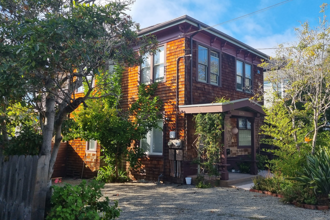 Sideview of house - Room in a Fully-Furnished House, Safe Location in Northside for $1000/mo