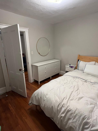 Bedroom - Harvard Square 1-Bedroom Apartment Summer Sublet