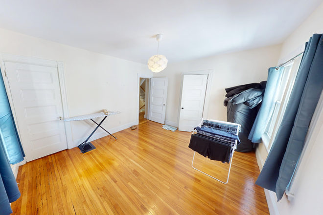 Bedroom - Woodstock Ave 6 Bed!! House