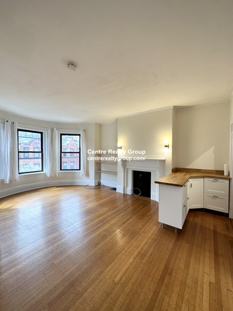 . - SPACIOUS 2 Bed/2 Bath in the heart of Back Bay! Avail NOW!! Apartments