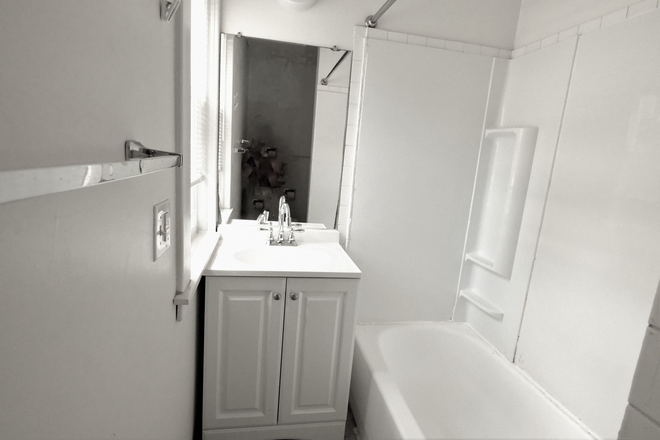 bathroom - For Year 2026-2027, Utilities Included, Walking Distance to Campus, The Big Den, Cafe/Grocery Apartments