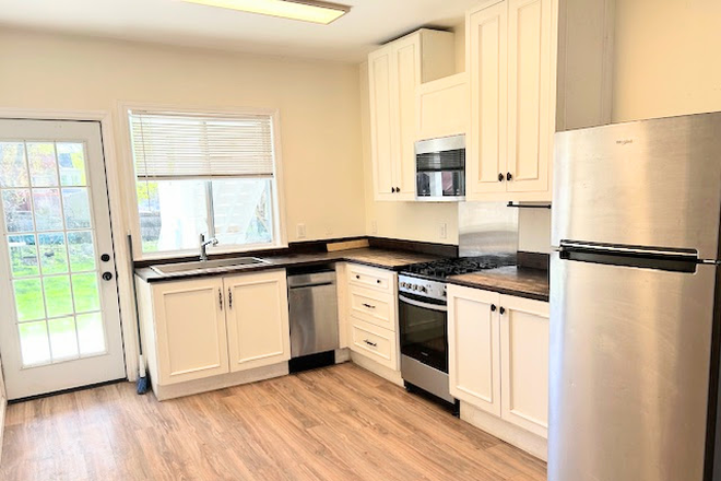 Kitchen - Light Filled 2 BR Walking Distance to North Campus with Private Deck off Kitchen Triplex