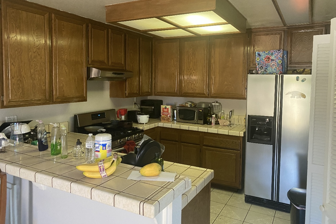 Kitchen - Columbia Square, Walking Distance to Campus