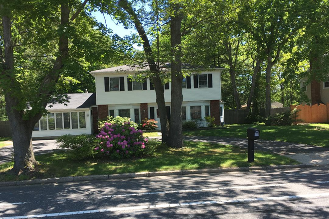 Front of House - Stony Brook & Perigee Dr