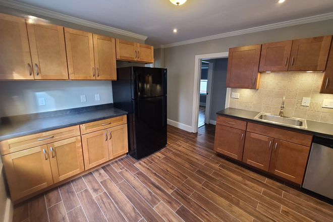Kitchen - Private Room near Ashmont station Triplex