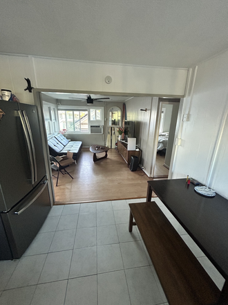 Living room - Looking for 2 chill roommates to share this nice townhome! My instagram is cory_casqueiro