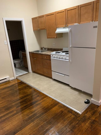 hubrealtyproperties.com - Mission Hill, large one bedroom, on the green line T Apartments