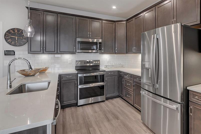 Kitchen - Modern 3BR/2BA Condo in the Heart of Richmond Steps from VCU!