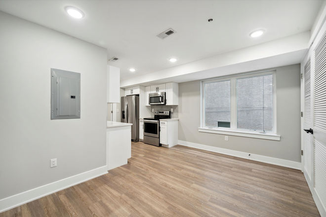 Kitchen - 1511 N 17th St Apartments