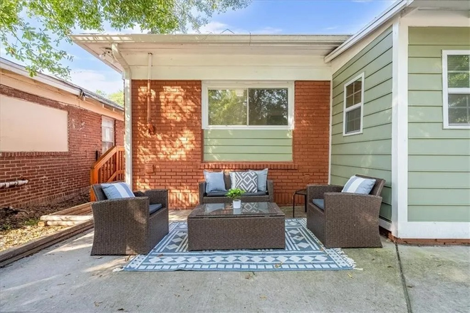 Backyard Sitting area - Rooms available in Student home. Private or shared bath. Utilities & wifi included.