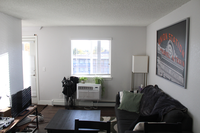 Living room from Kitche - The Lodge 3rd Floor Apartment Close to Campus