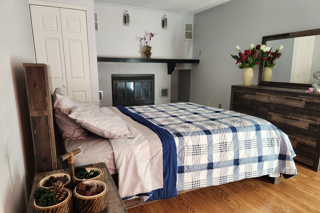Bedroom 1 - 4475 Laguna Pl. Condo, 1 furnished room for rent, 3 people total in-place, close to campus