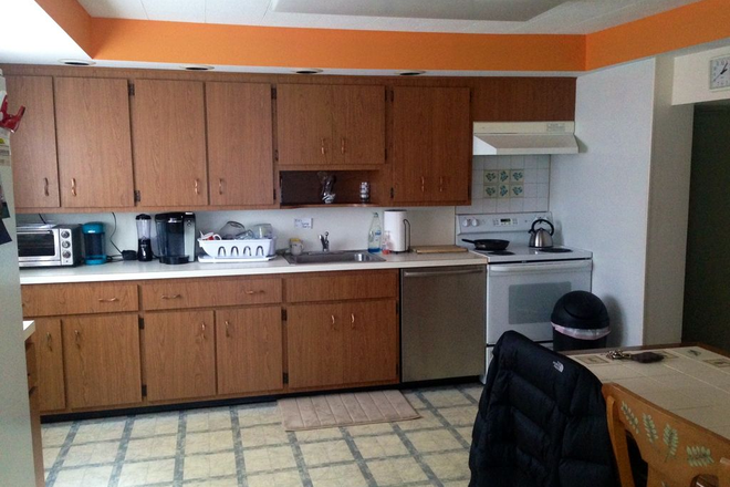 Main Kitchen - 4 Bedrooms Available for Rent - Walking Distance to the Campus! No Fee for Signing! House