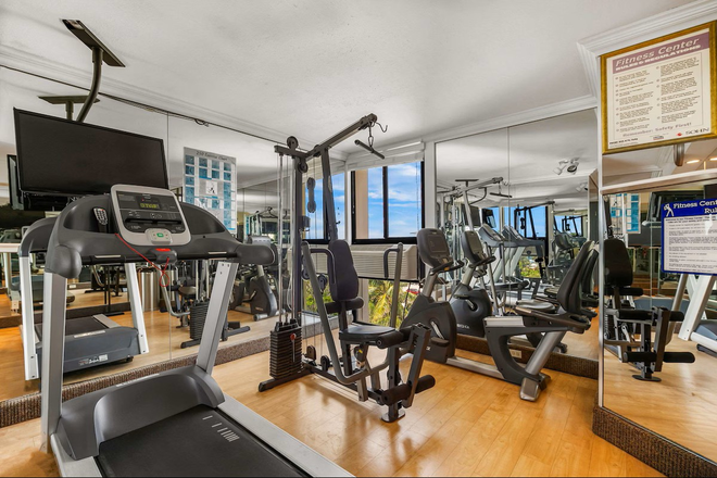 Gym - Comfort Inn Oceanside