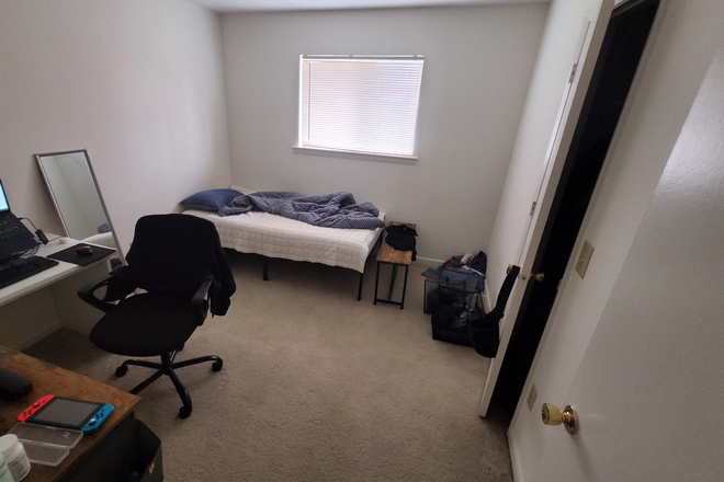 Room on Listing - Jefferson Apartment