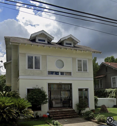 Front of House - Sublet Available Close to Campus House