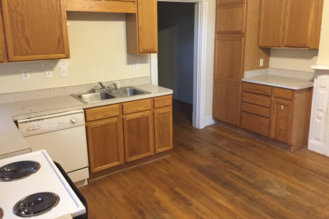 Kitchen - 3 bedroom apartment directly across from VCU campus