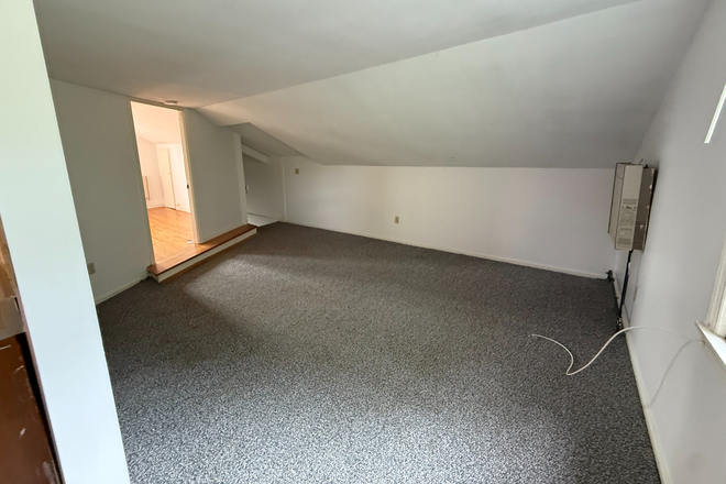 Bedroom - 37 South Prospect Street #3 - 1BR (Downtown) Apartments