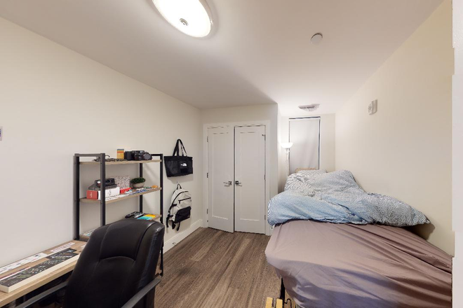 living - HUGE 5 BED/2 BATH AVAILABLE 9/1/25! Apartments