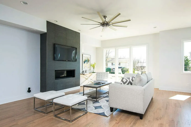 Gas fireplace - Beautiful Edgehill 4 bed, 3 1/2 bath .5 miles from Vandy Duplex