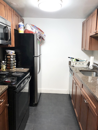 living - 4 BED ON COLUMBUS AVAILABLE 9/1/25!