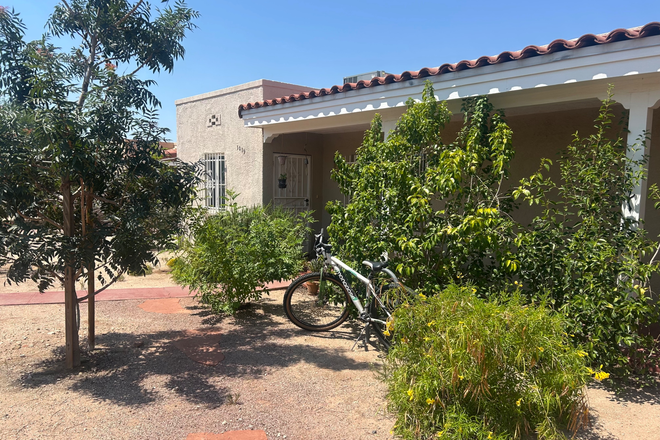 Bike racks - El Vaquero Court Duplex