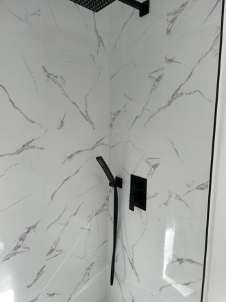 shower - 🏡 $1,375 – Fort Lauderdale Room for rent House