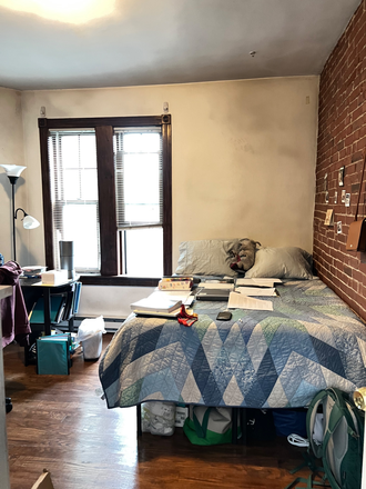 Bedroom - AVAILABLE September 1st!Walk to Northeastern University