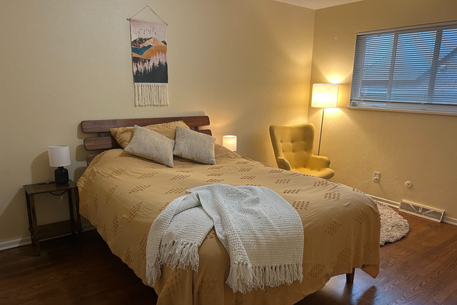 bedroom, queen bed - The Denver Sunlight Den