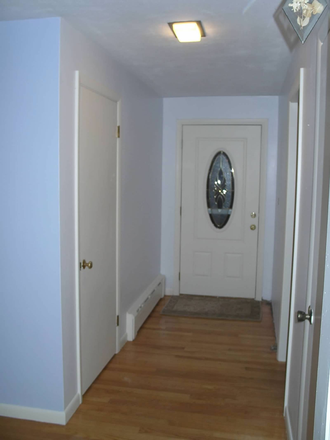 Front Door Hallway 2 Large Closets - 4BR/2BATH Immaculate House in Hadley includes LAWNCARE/SNOW REMOVAL