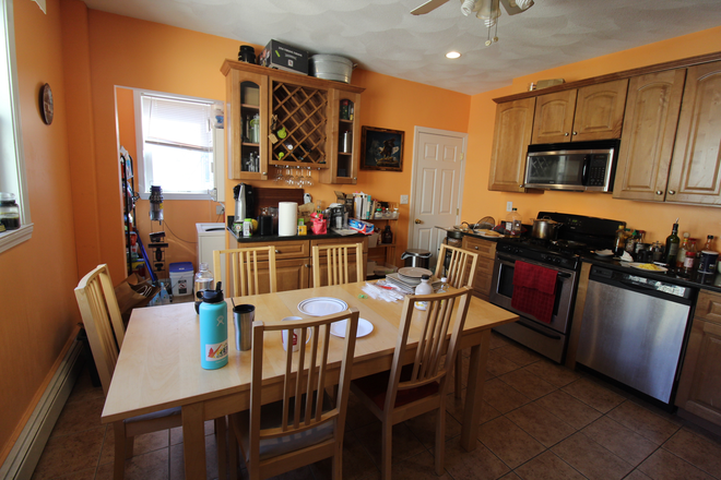 2 - Spacious duplex near MIT Duplex