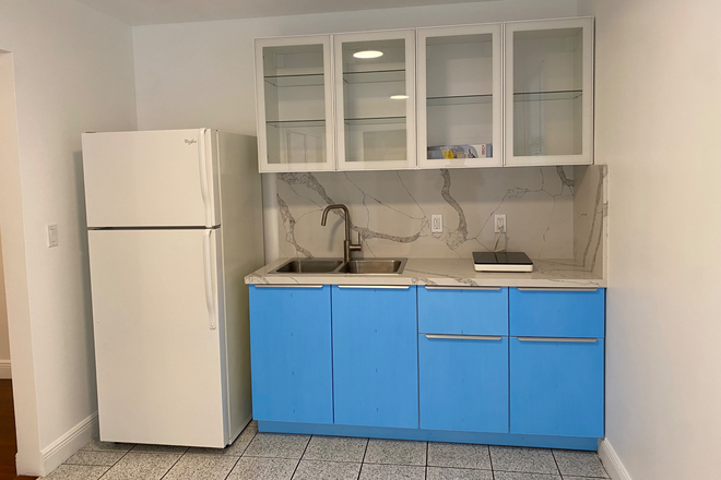 kitchen - BRAND NEW STUDIO APT! conveniently located near UM Health District