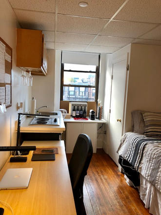 . - AMAZING STUDIO NEAR CAMPUS! AVAILABLE 9/1 Apartments