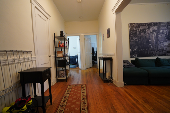 1 - JUST DROPPED - AFFORDABLE 3 Bed near BC with H/HW and Laundry! Apartments