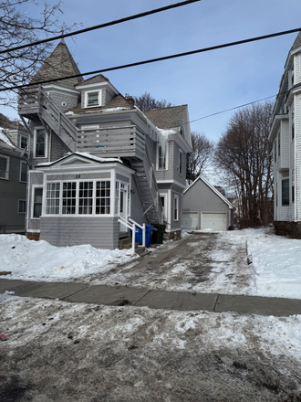 28 Brookes - 28 Brooke’s Avenue, walk to campus.