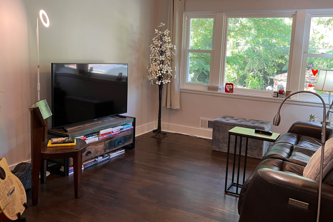 Living room - Cozy and convenient home in Decatur
