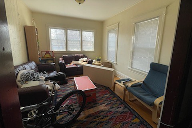 LivingRoom - !!! June Move In - UST Rental- 5 Bedroom 2 Bathroom !!!! House