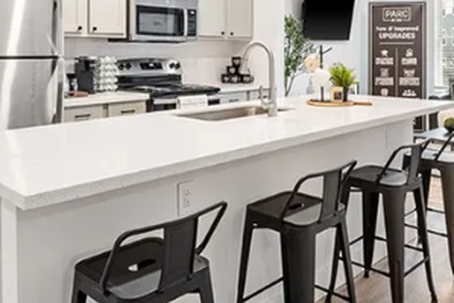 Kitchen - SIUE Female Student Housing – Parc at 720 Relet – $775/month – Available Aug. 21 1st month free Apartments