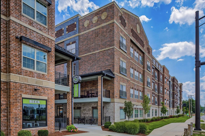 Outside - [Fully furnished 1bed] Overlook at Notre Dame