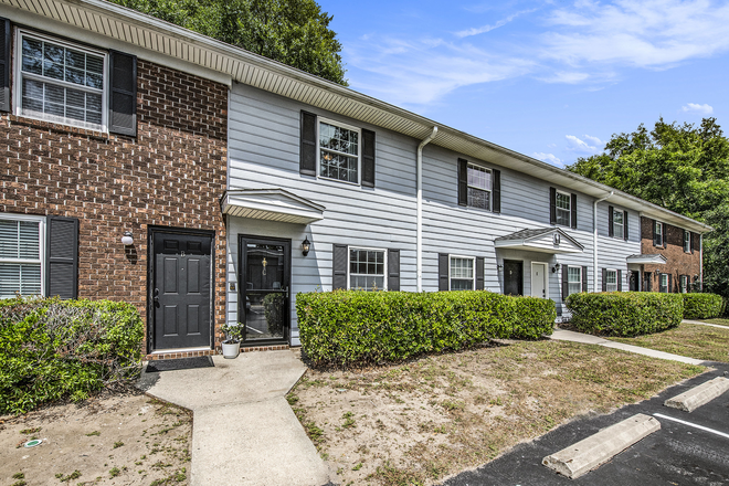 Exterior - Townhouse Near Downtown & Folly Beach