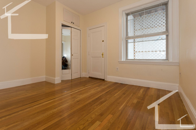 bedroom - 4 Bed, 2 bath, Thatcher Street, Live in the Heart of BU! 9/1/2025 Apartments