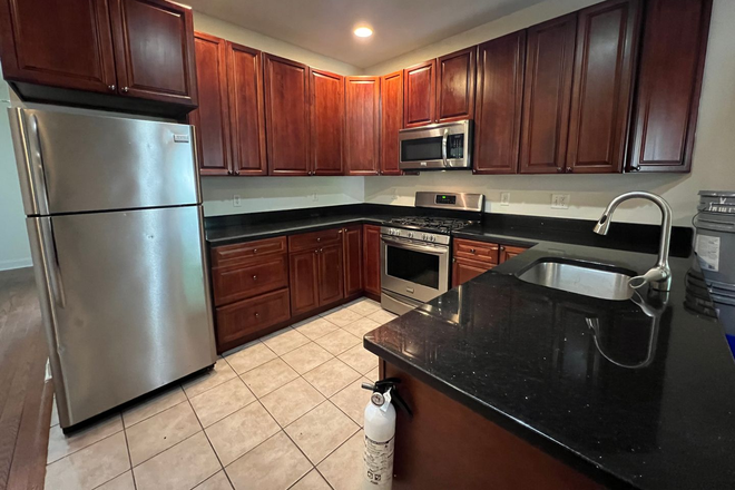  - 1922 North 17th Street - 5BR/5.0BA Apartments