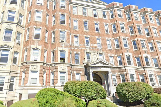 Outside view - 1179 Boylston Street Apt. 1