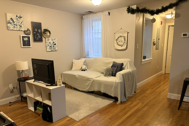 OPEN CONCEPT Living Room/Kitchen - 23 Saint Lukes Rd - FREE In-unit Laundry + Central A/C